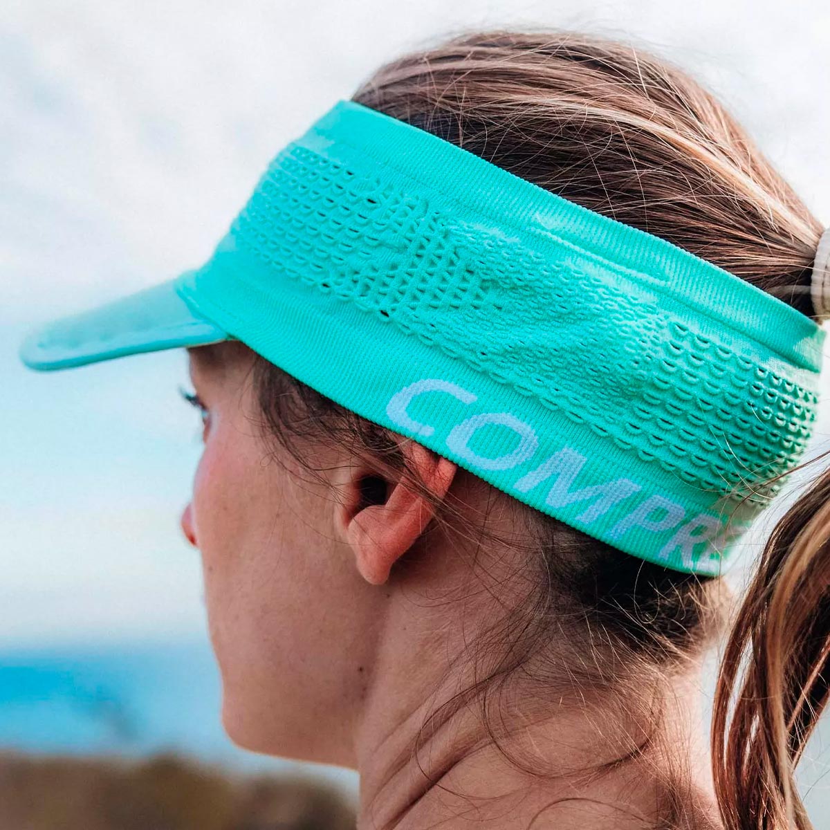 VISERA COMPRESSPORT SPIDERWEB HEADBAND ON/OFF CELESTE - 4