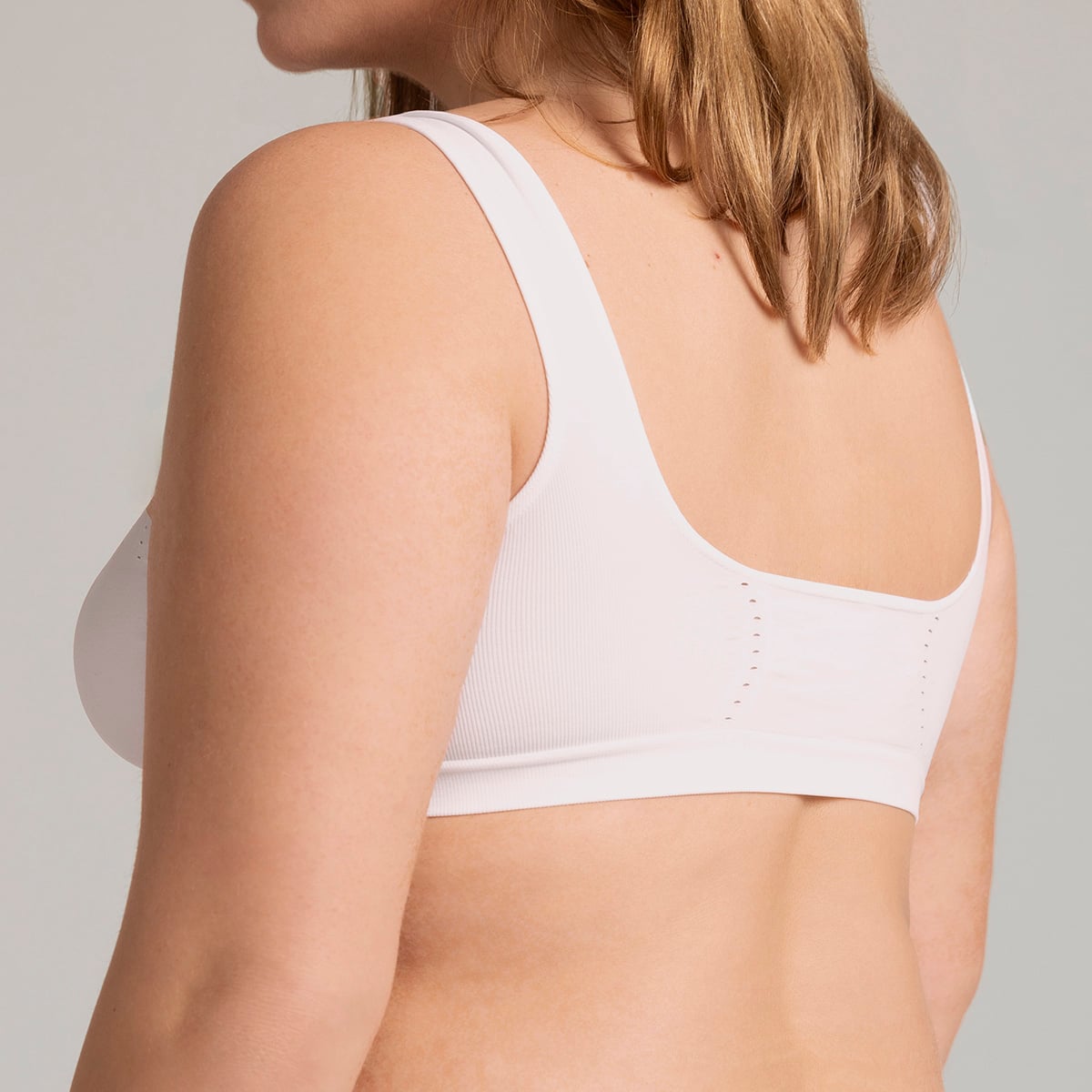 SOSTÉN BASIC CONFORT SEAMLESS EN COLOR BLANCO MONARCH - 1