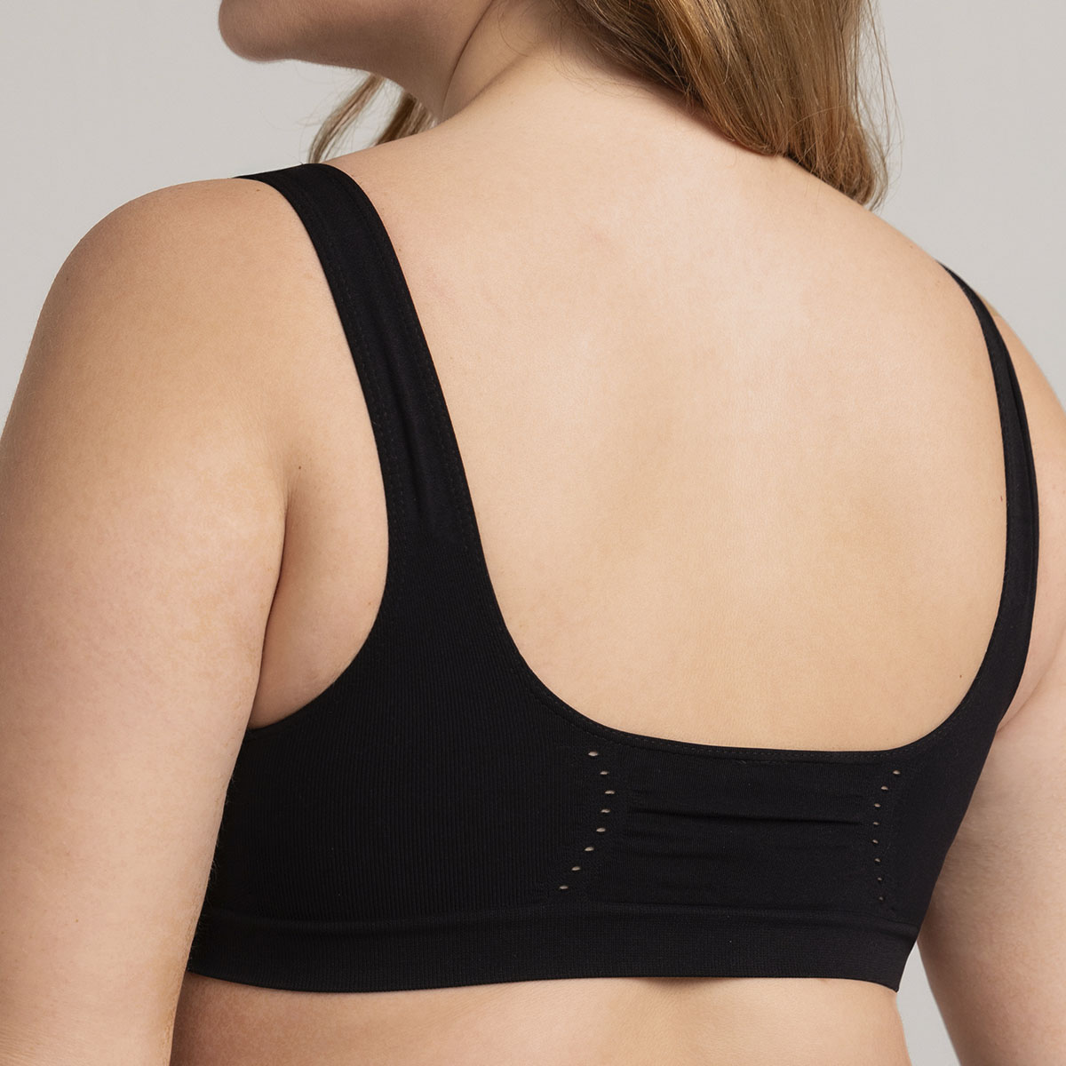 SOSTÉN BASIC CONFORT SEAMLESS EN COLOR NEGRO MONARCH - 1