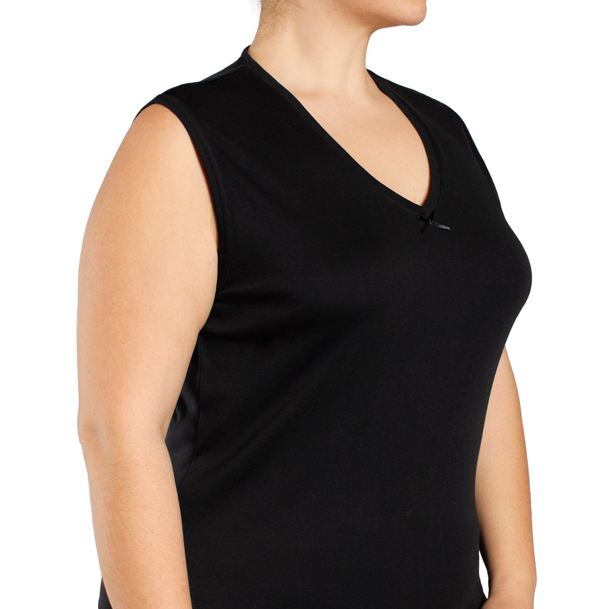 CAMISETA ALGODÓN CUELLO V SIN MANGAS EN COLOR NEGRO MONARCH - 1
