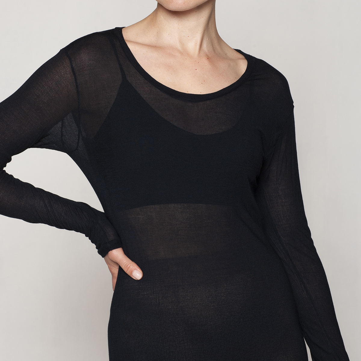 POLERA SKIN TOP ESCOTE REDONDO EN COLOR NEGRO LASST - 1