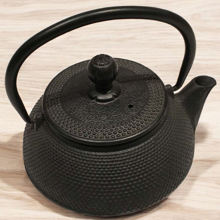 TETERA DE HIERRO FUNDIDO NEGRA BRIC - 2