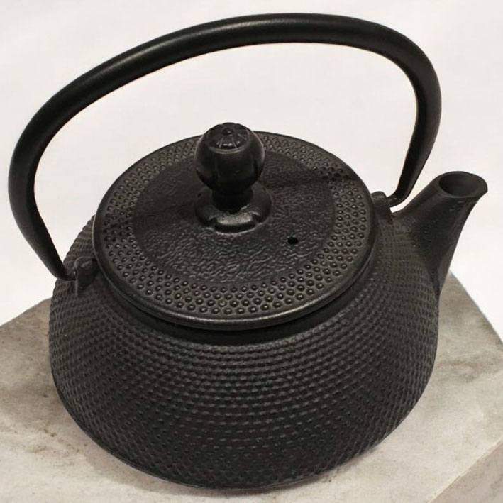 TETERA DE HIERRO FUNDIDO NEGRA BRIC - 3