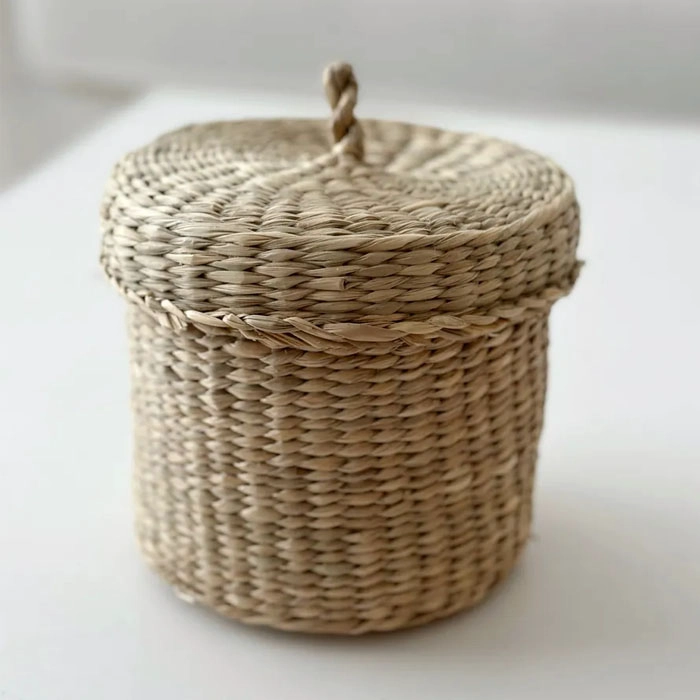 CANASTO CON TAPA O COSTURERO DE FIBRA NATURAL BRIC - 1