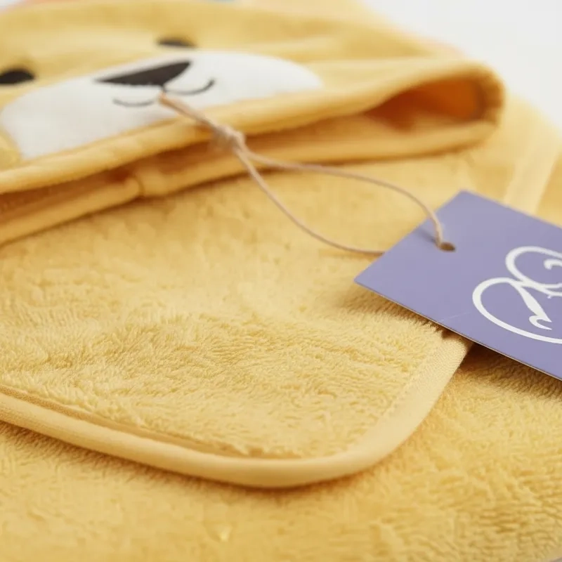 TOALLA PARA BEBE  CON CAPUCHA ANIMALES LEON AMARILLO - BABYMINE - 6