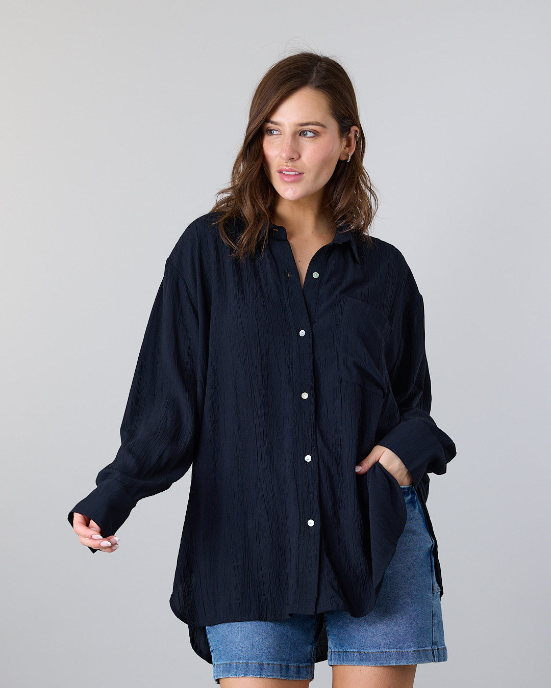 BLUSA MUJER MANGA LARGA RELAXED FIT NEGRO POLEMIC - 2
