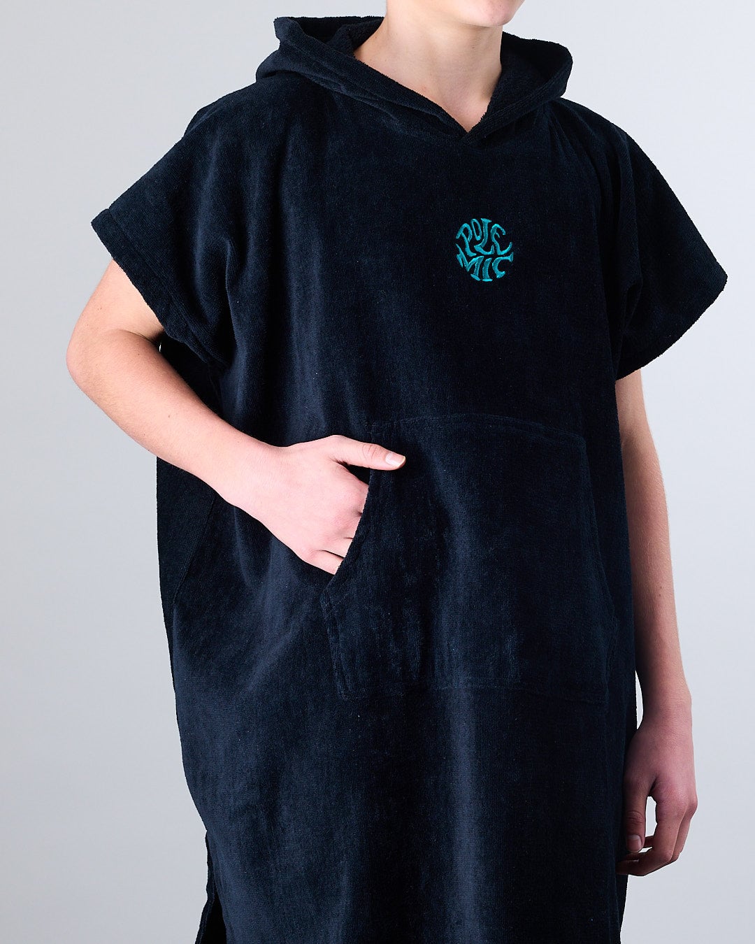 TOALLA PONCHO DE PLAYA NIÑO SURF NEGRO POLEMIC - 4