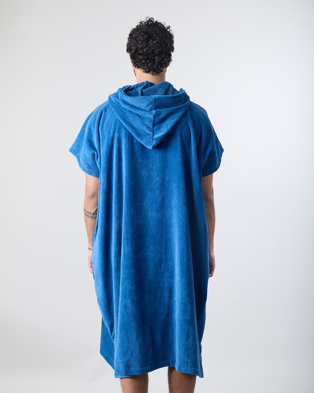 TOALLA PONCHO ADULTO DE PLAYA SURF AZUL POLEMIC - 3