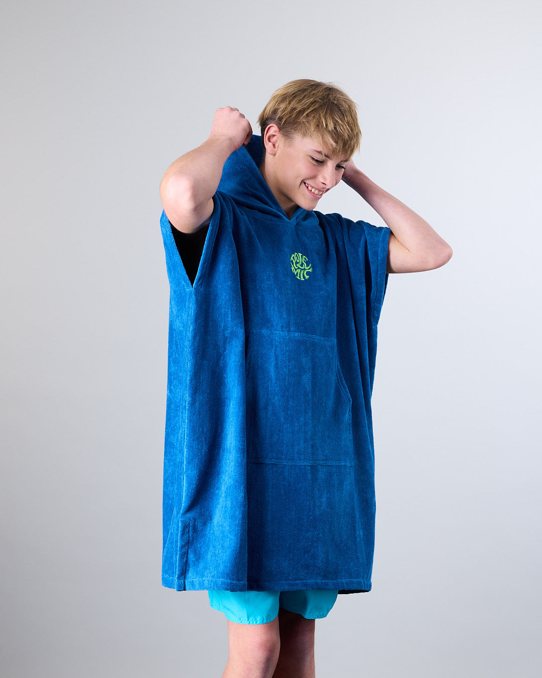 TOALLA PONCHO DE PLAYA NIÑO SURF AZUL POLEMIC - 2