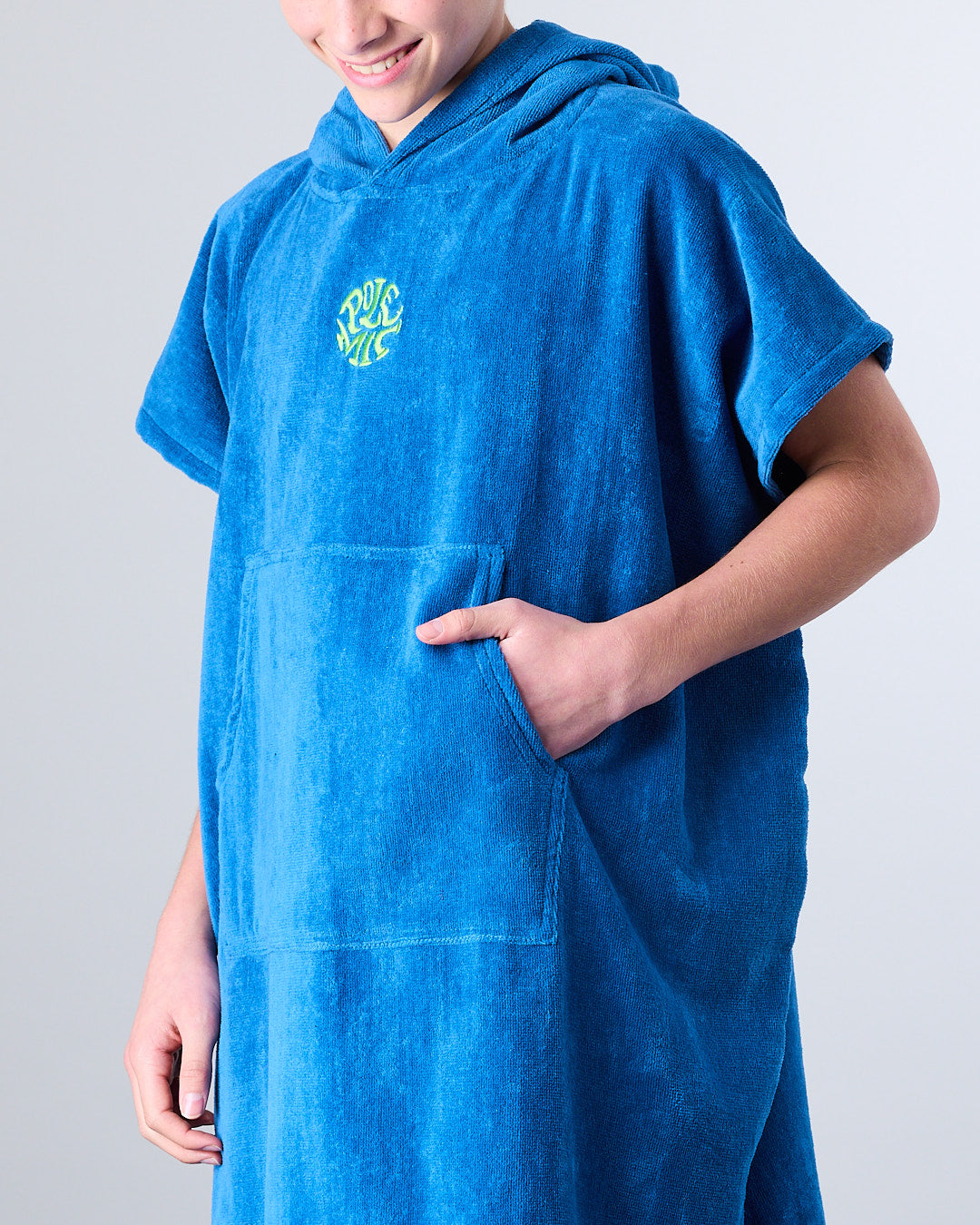 TOALLA PONCHO DE PLAYA NIÑO SURF AZUL POLEMIC - 3