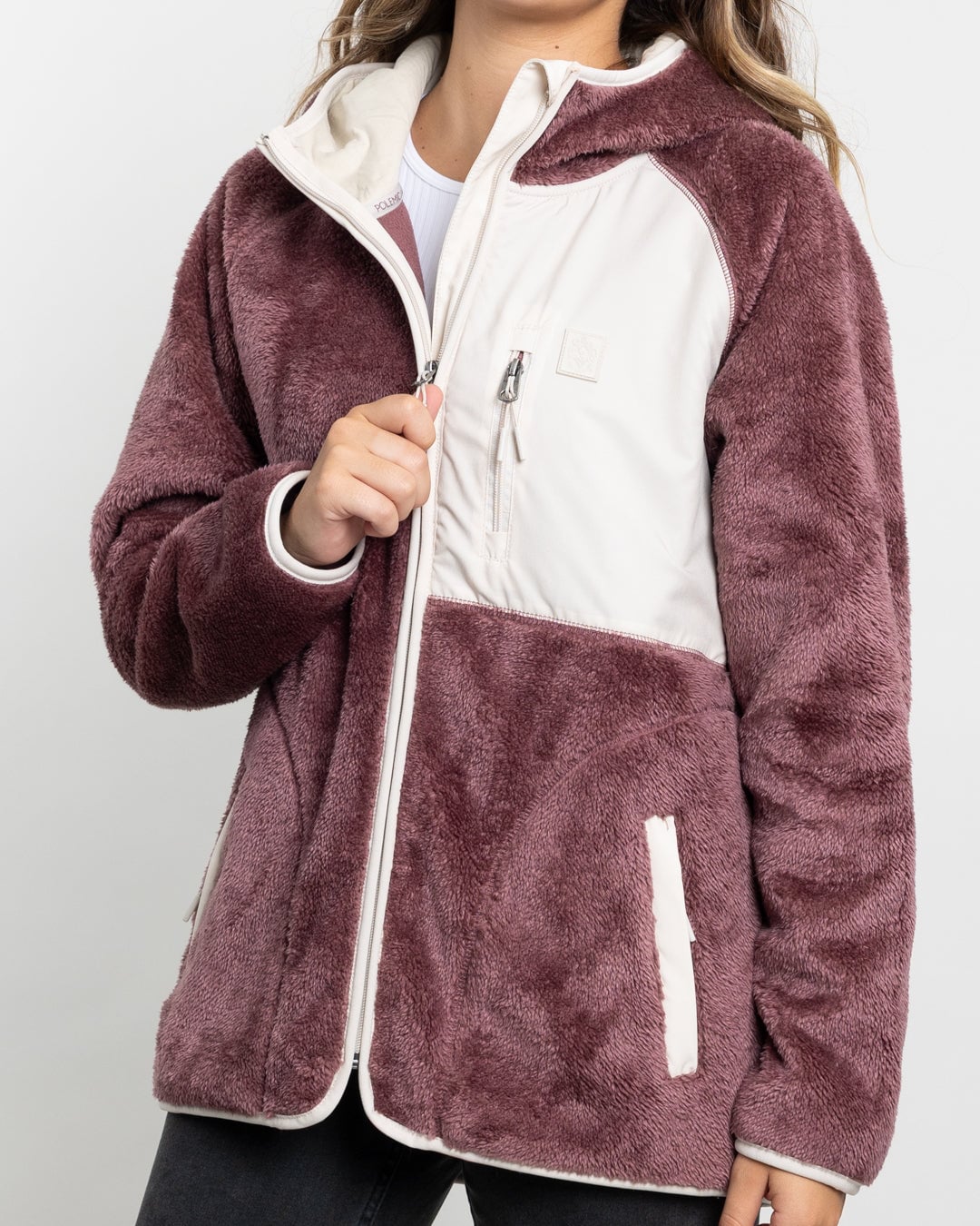 POLERON MUJER POLAR SHAGGY BONDED CON GORRO POLEMIC - 3