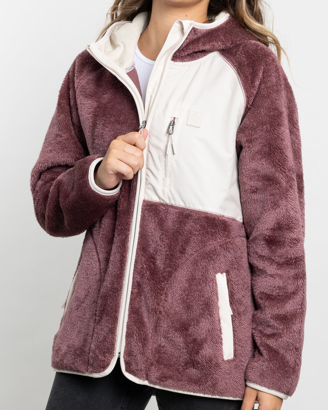 POLERON MUJER POLAR SHAGGY BONDED CON GORRO POLEMIC - 3