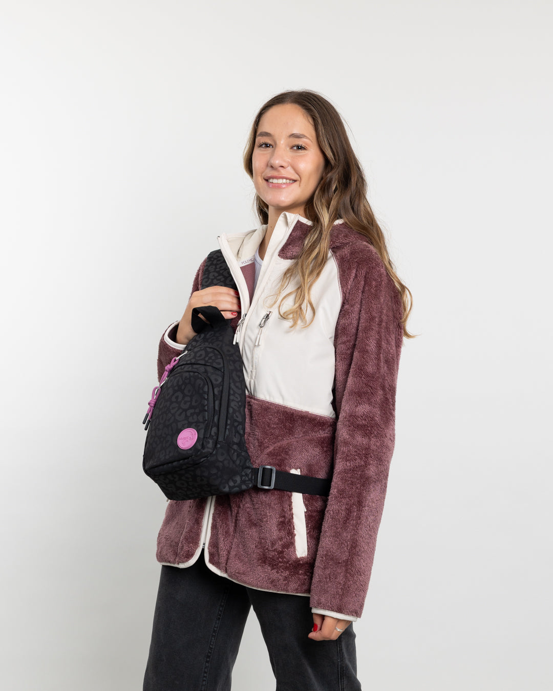 POLERON MUJER POLAR SHAGGY BONDED CON GORRO POLEMIC - 5