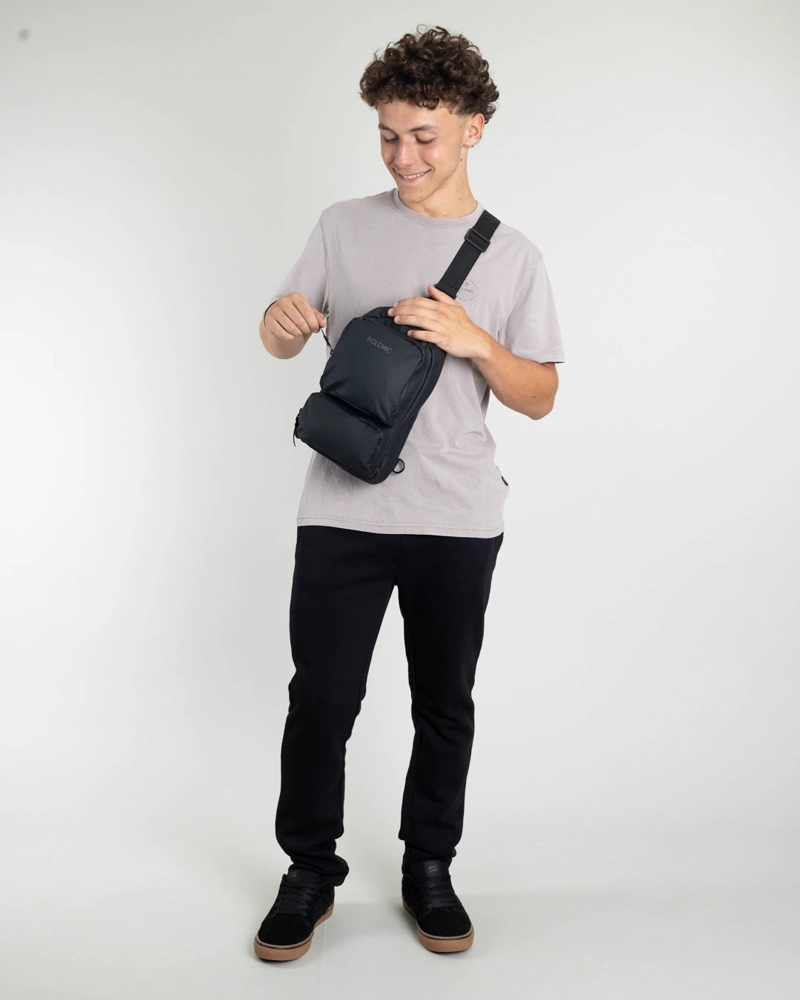 JOGGER FRANELA SIN PUÑOS JUVENIL STANDAR FIT NEGRO POLEMIC - 1