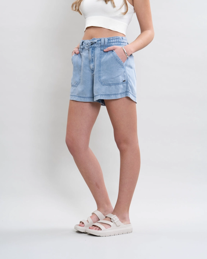 SHORT MUJER TENCEL PRETINA ELASTICADA CELESTE POLEMIC - 1