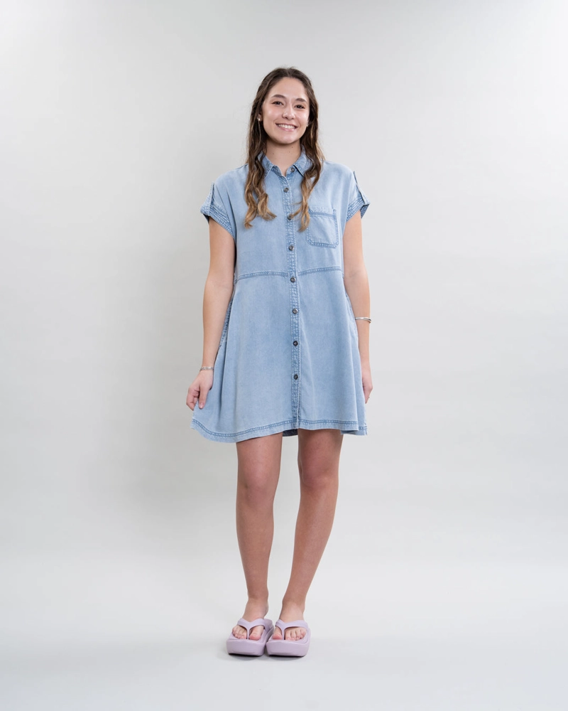 VESTIDO CAMISERO DE TENCEL CON BOTONES CELESTE POLEMIC - 4