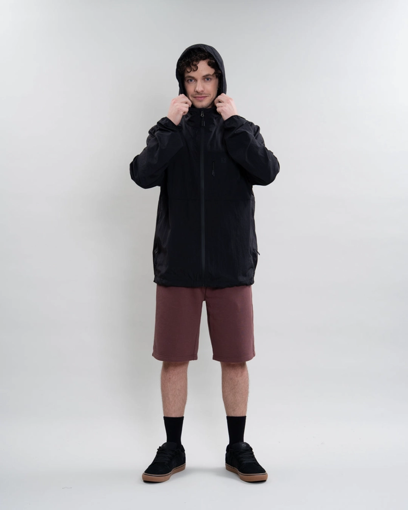 CORTAVIENTOS HOMBRE CON GORRO NEGRO POLEMIC - 2