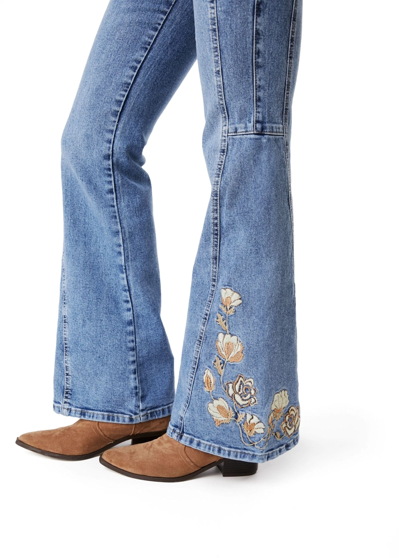 JEANS CURVI FLARE CORTES Y BORDADO AZUL EFESIS - 6