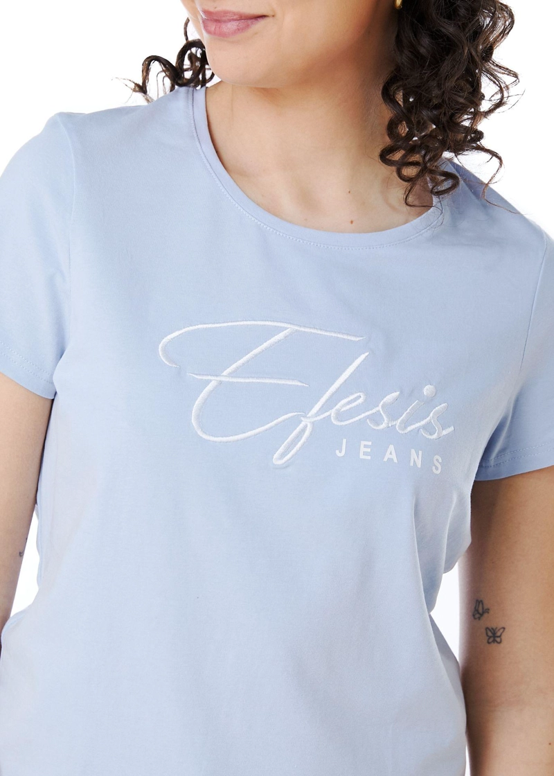 POLERA ANNIE REGULAR ESTAMPADO Y BORDADO CELESTE EFESIS - 3