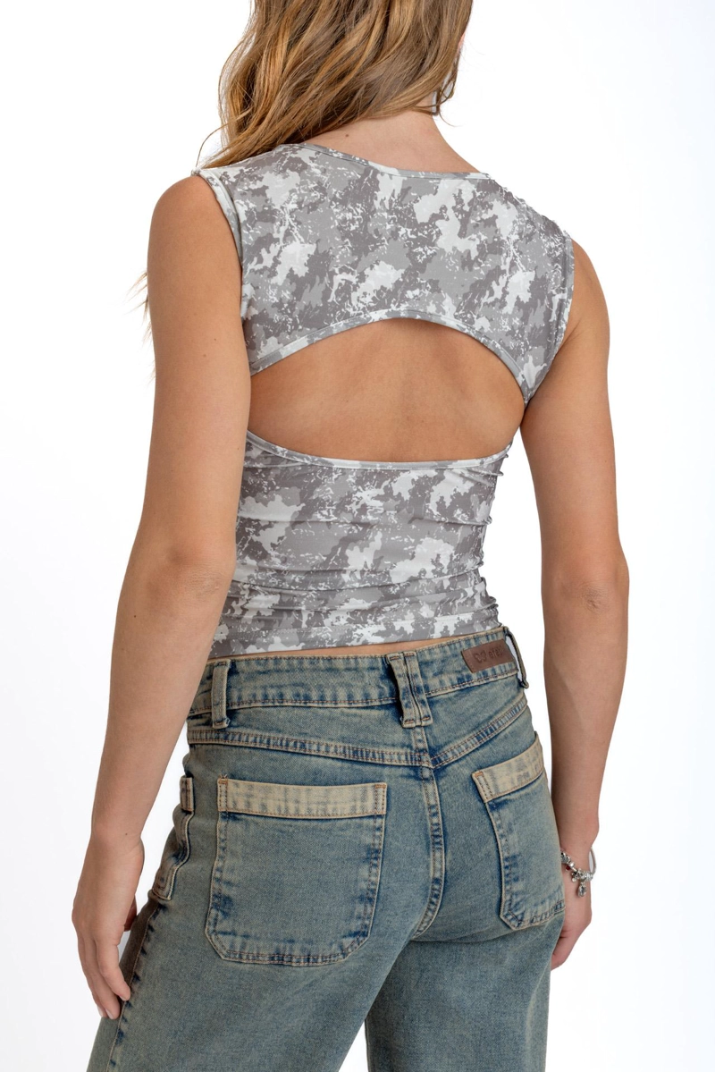 POLERA KYLE CROP ABERTURA ESPALDA PRINT MILITAR EFESIS - 5