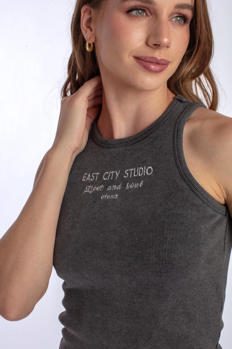 POLERA OLIVIA TANK TOP BORDADO GRAFITO EFESIS - 6
