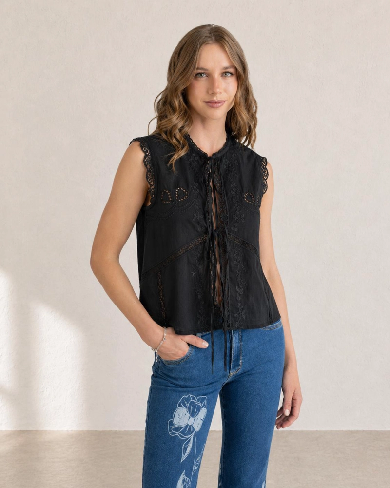 BLUSA LOREIN BRODERIE AMARRAS NEGRO EFESIS - 2