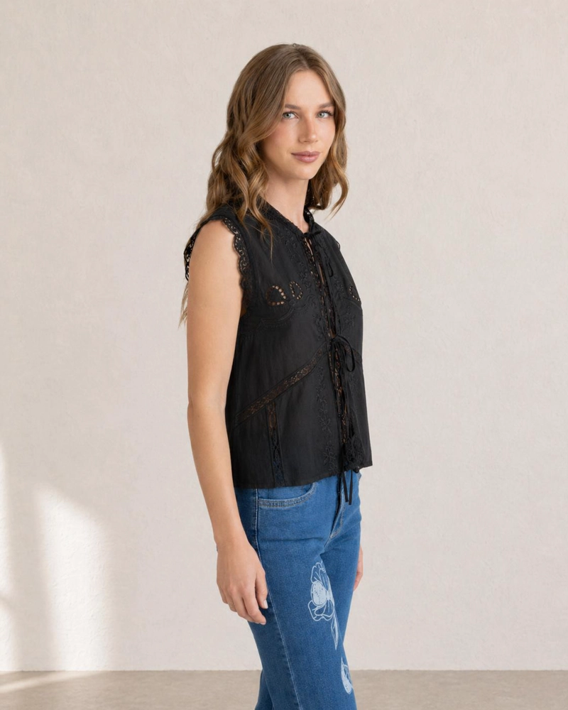 BLUSA LOREIN BRODERIE AMARRAS NEGRO EFESIS - 3