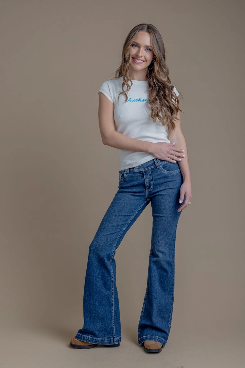 JEANS FILIPPA FLARE BORDADO MARIPOSAS BOLSILLO AZUL EFESIS - 2