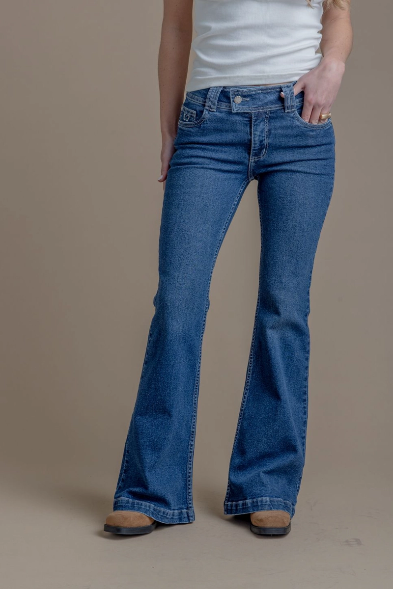 JEANS FILIPPA FLARE BORDADO MARIPOSAS BOLSILLO AZUL EFESIS - 3