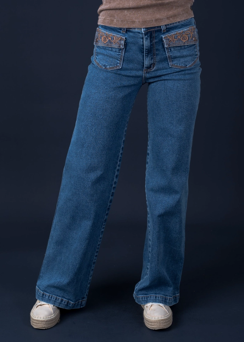 JEANS LORENZA WIDE BOLSILLO CON TAPETAS Y BORDADO AZUL EFESIS - 2