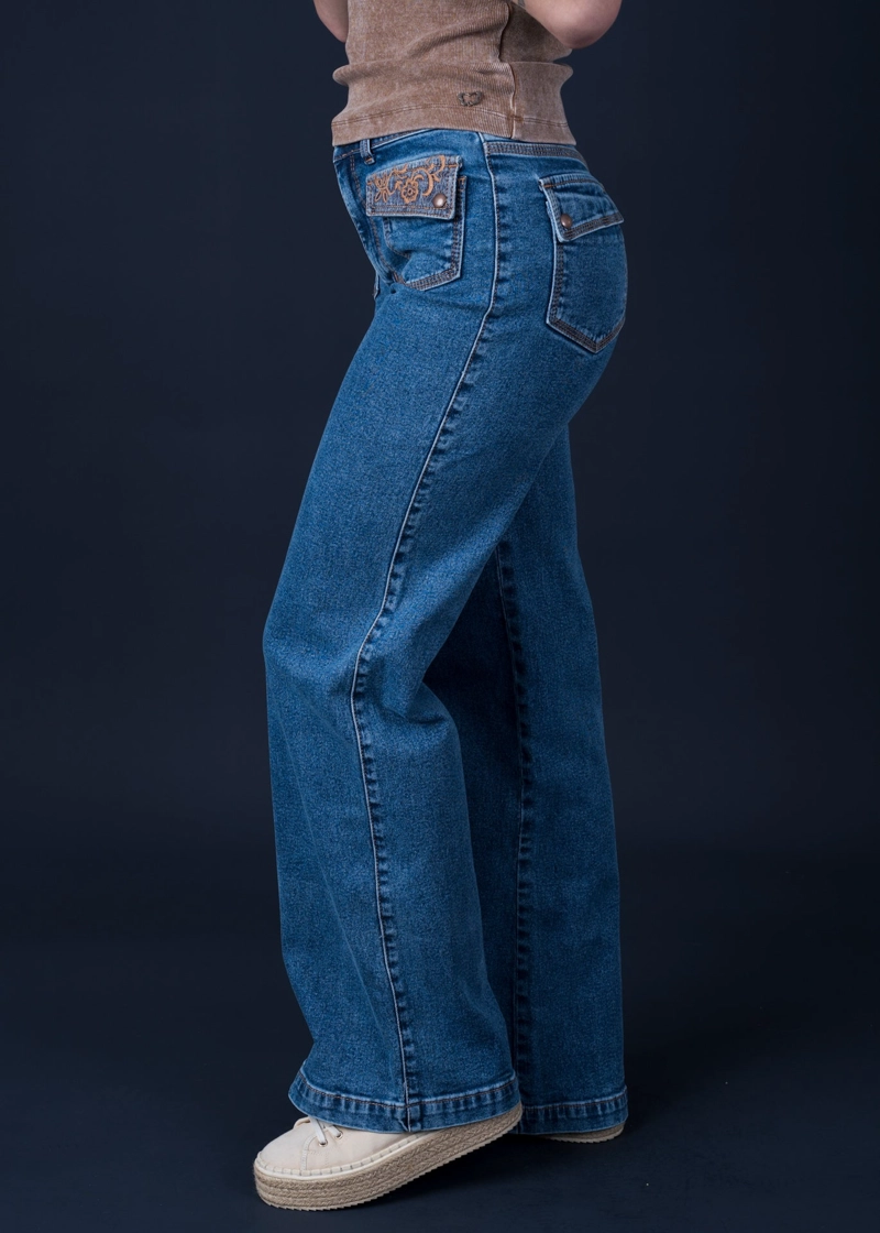 JEANS LORENZA WIDE BOLSILLO CON TAPETAS Y BORDADO AZUL EFESIS - 3