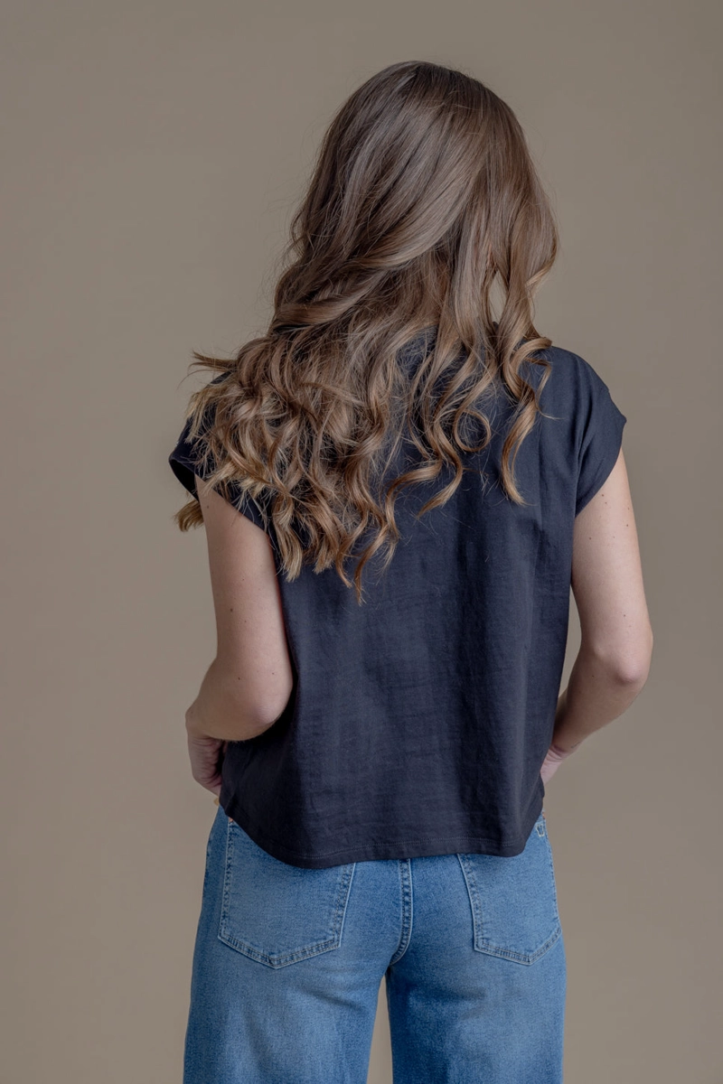 POLERA ABBIE REGULAR TACHAS NEGRO EFESIS - 4