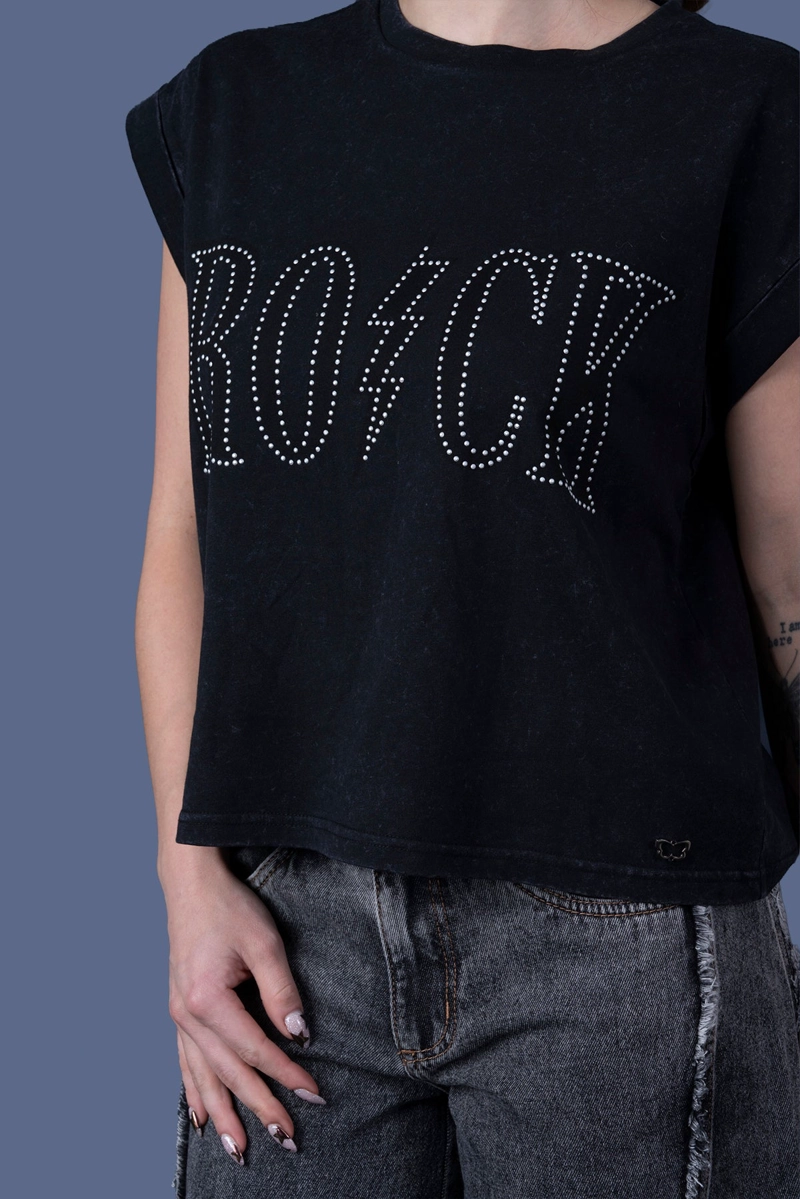 POLERA LAIA REGULAR 'ROCK' TACHAS NEGRO EFESIS - 5