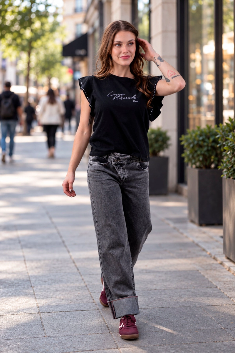 POLERA ADELA REGULAR VUELOS EN MANGA Y TACHAS NEGRO EFESIS - 1
