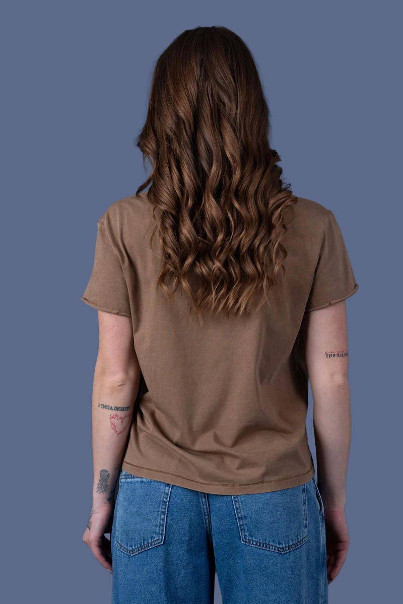 POLERA CAREY REGULAR ESTAMPADA CAFE EFESIS - 6