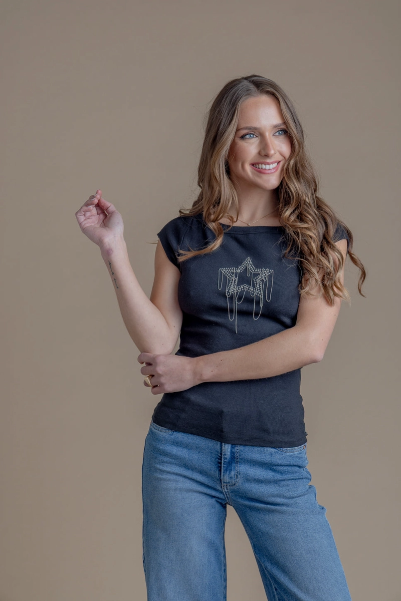 POLERA CELIA REGULAR ESTRELLA CADENAS NEGRO EFESIS - 3