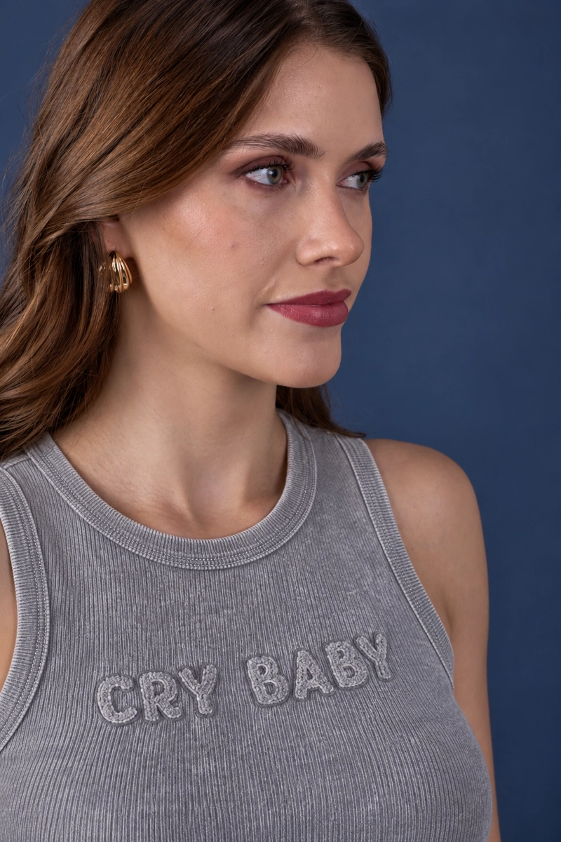 POLERA DALLAS TANK FIT PARCHE BORDADO GRIS EFESIS - 3