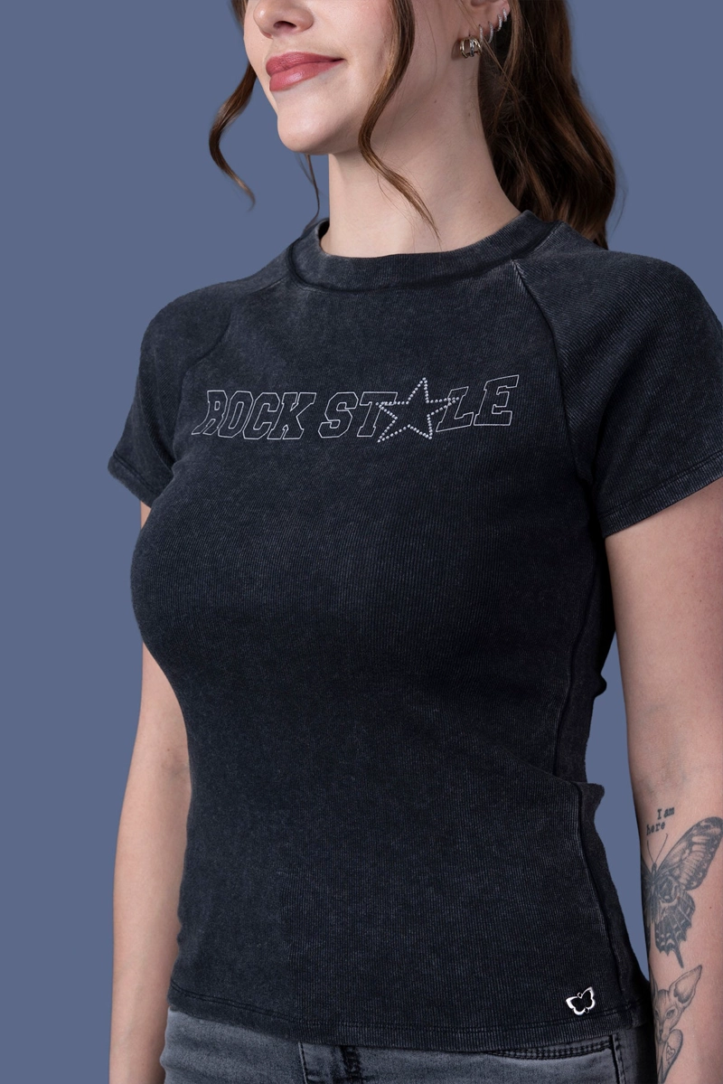 POLERA MILLER BABY TEE ESTAMPADA NEGRO EFESIS - 5