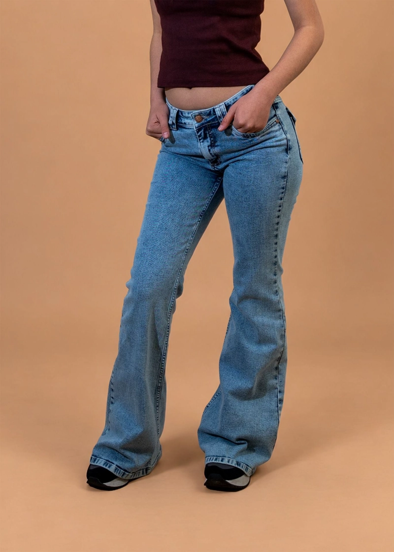 JEANS LOIS FLARE TAPETAS BORDADAS AZUL CACAO - 3
