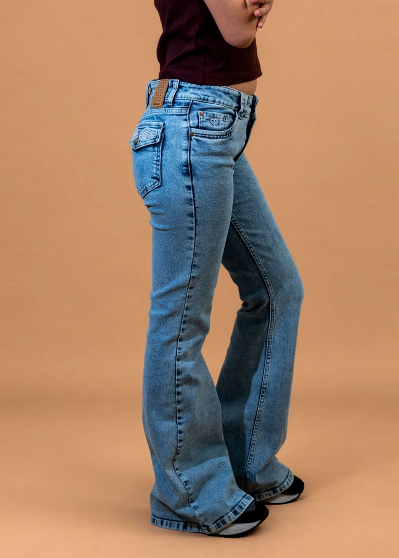 JEANS LOIS FLARE TAPETAS BORDADAS AZUL CACAO - 4
