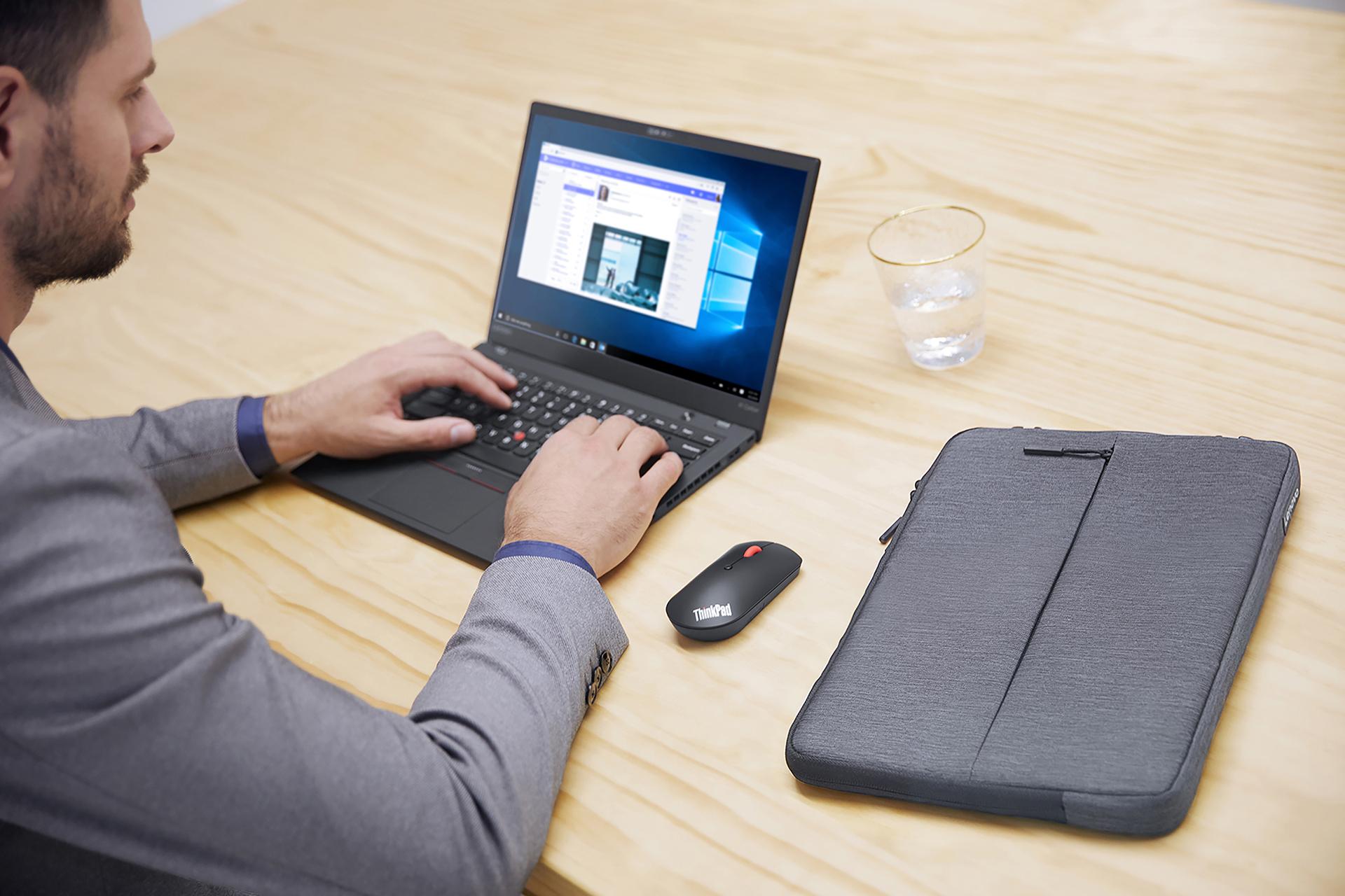 FUNDA PARA NOTEBOOK LENOVO URBAN SLEEVE CASE 15' - 8