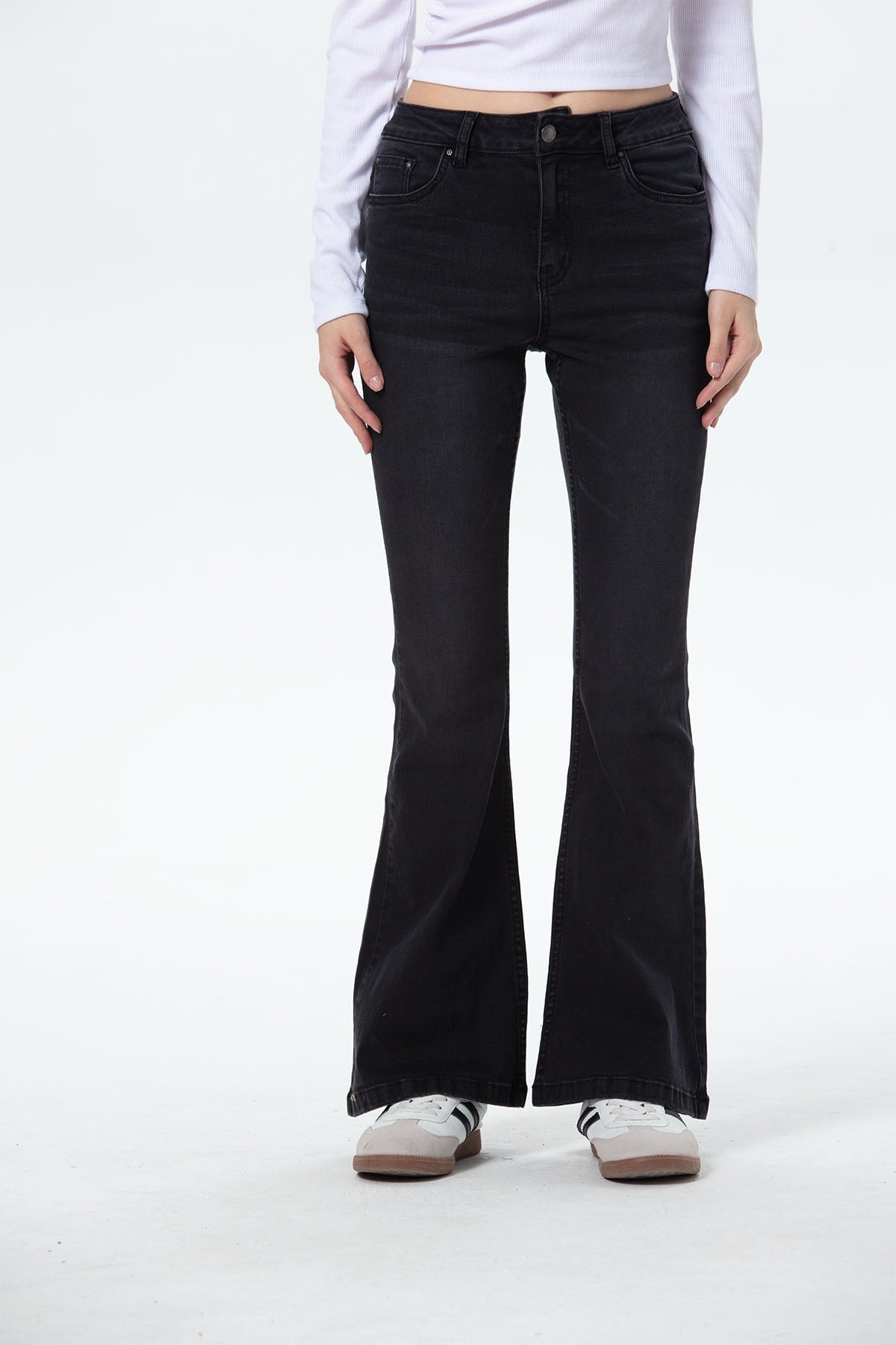 JEANS MUJER VALE FLARE EN COLOR NEGRO - 1