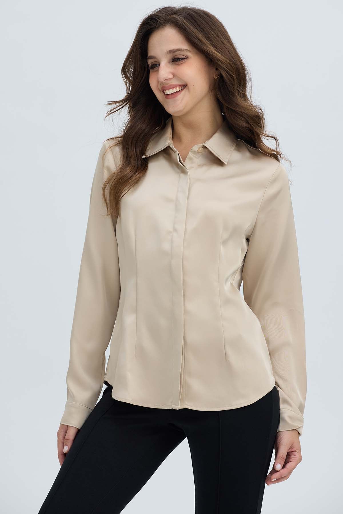 BLUSA MUJER SATINADA ABOTONADA BEIGE - 2