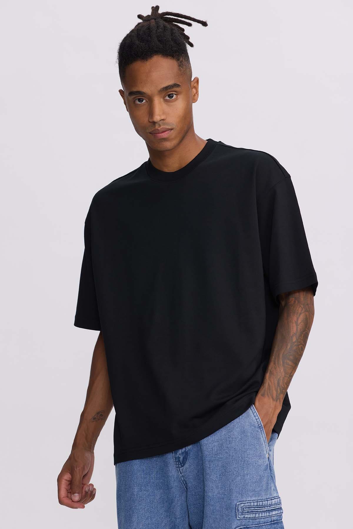POLERA HOMBRE LOOSE FIT NEGRO - 2