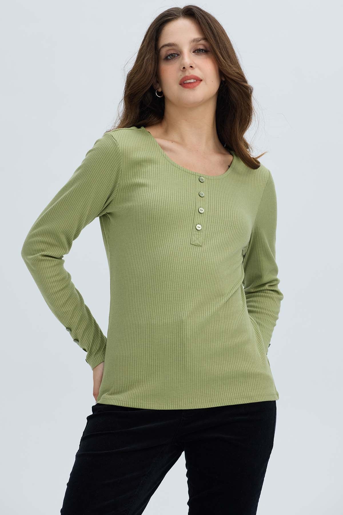 POLERA MUJER BOTON RIB LISA VERDE MUSGO - 1
