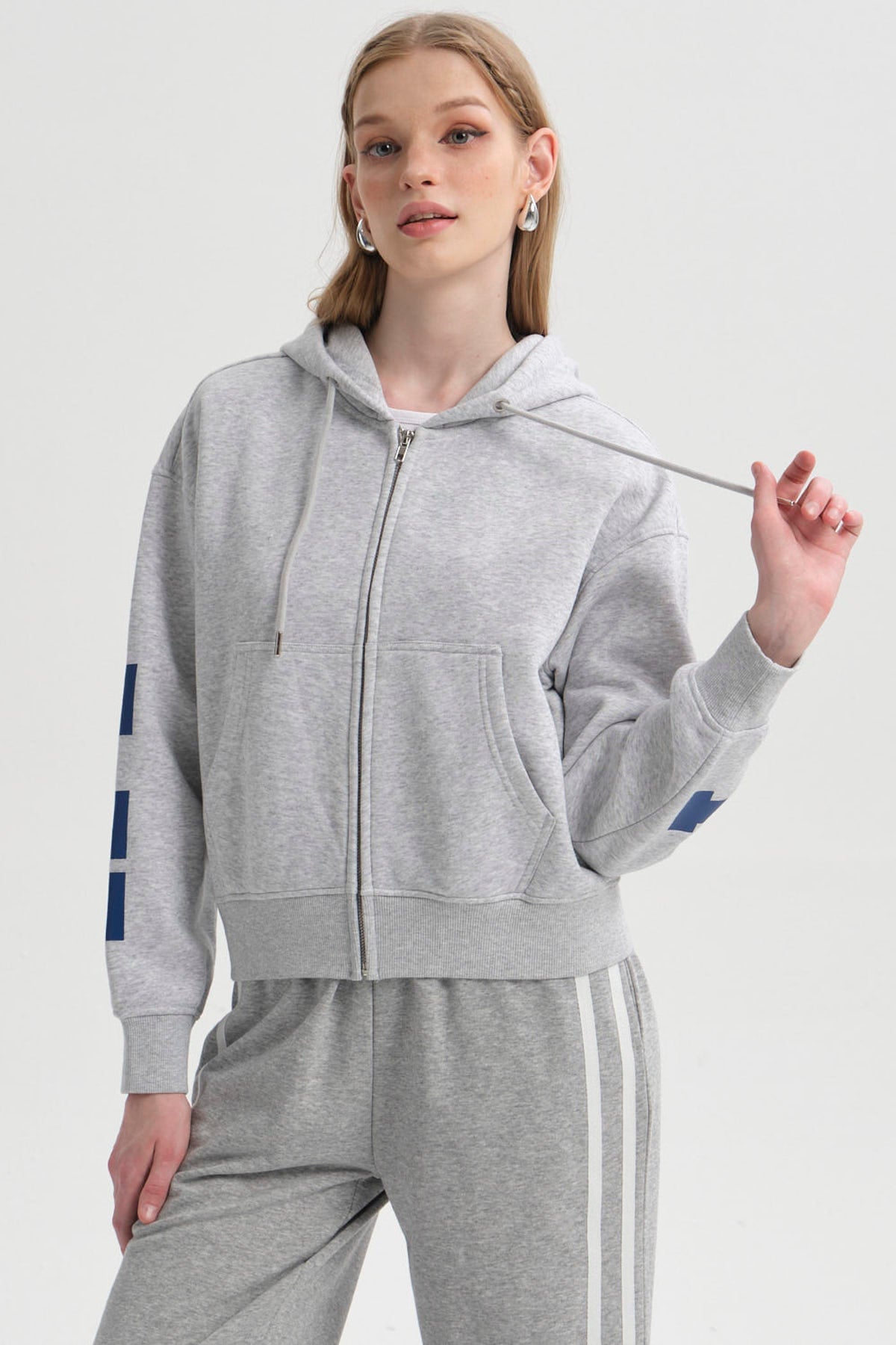 POLERON MUJER PRINT MANGAS FULL GRIS MELANGE - 1