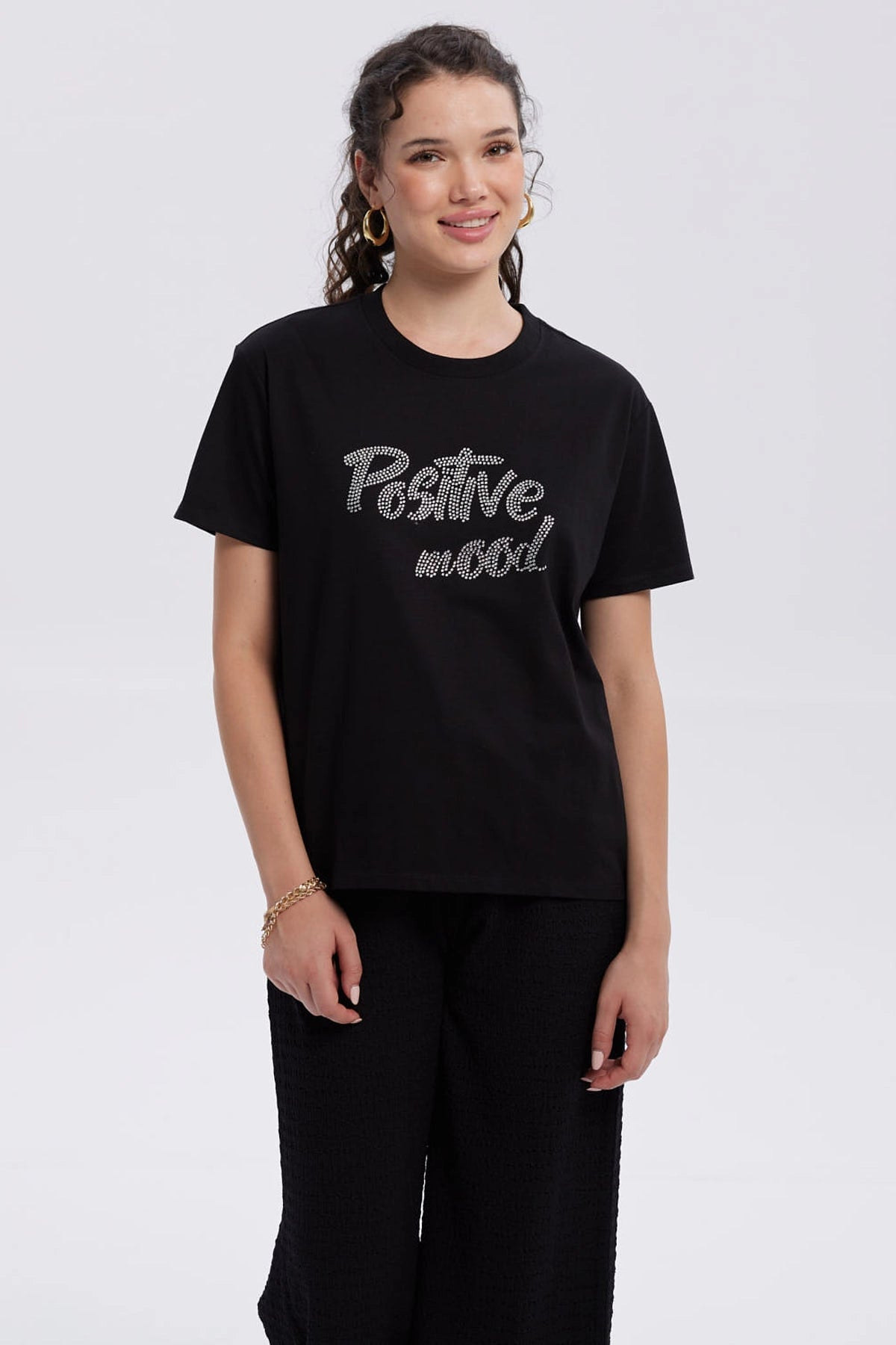 POLERA MUJER PRINT CON APLICACION NEGRO - 2
