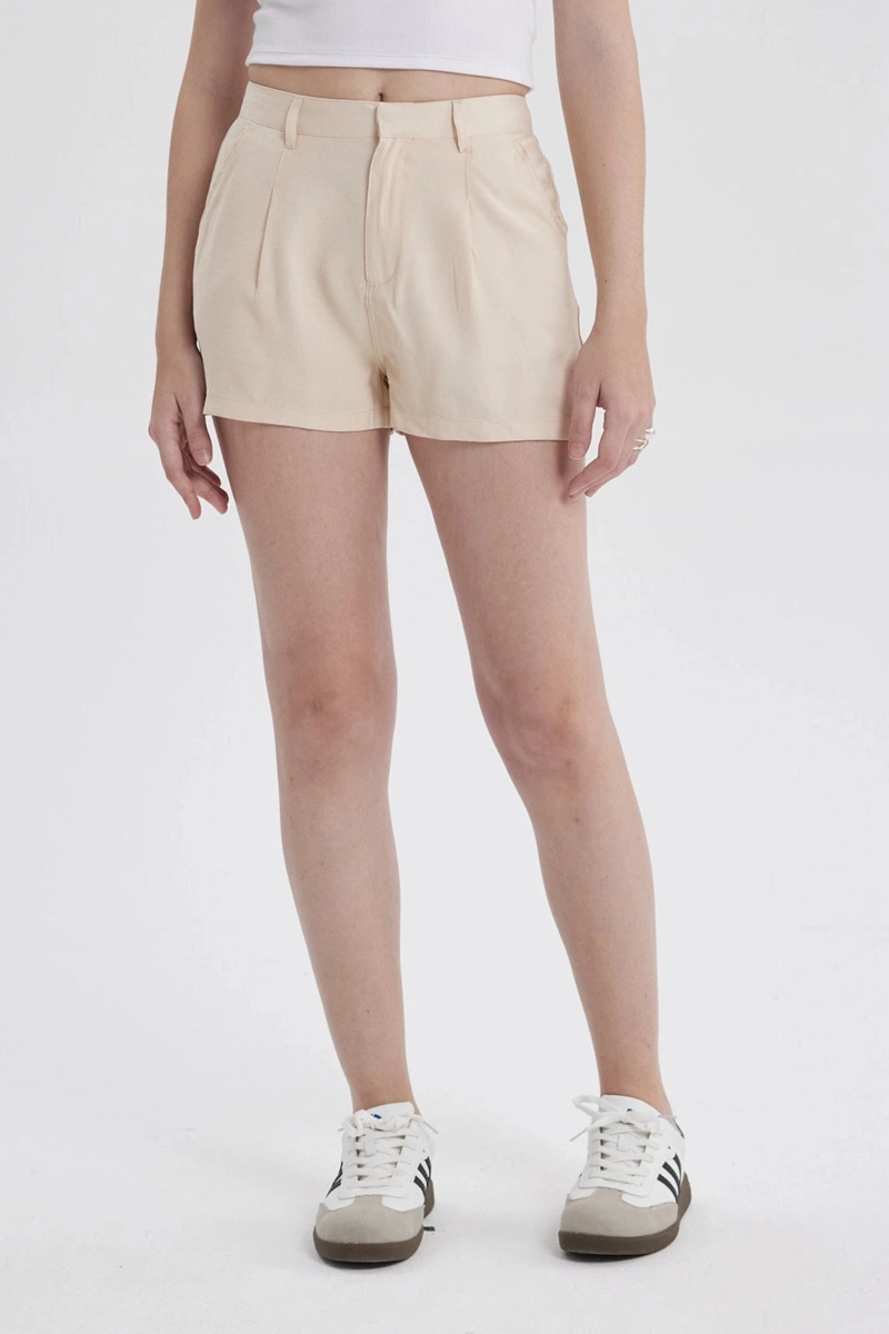 SHORT MUJER SASTRERO BEIGE - 1
