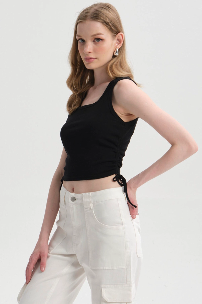 POLERA MUJER RECOGIDO COSTADO NEGRO - 2
