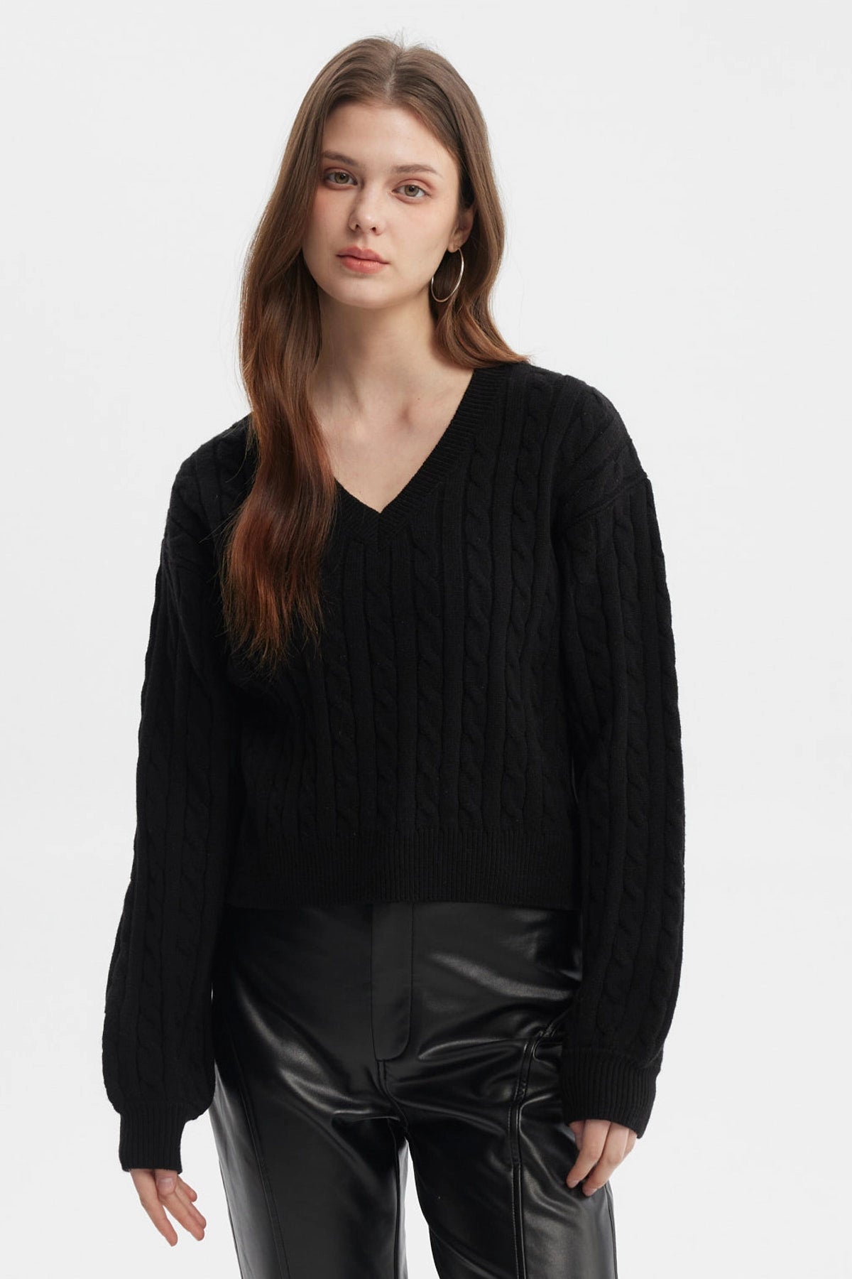 SWEATER MUJER CUELLO V LISOS NEGRO - 1
